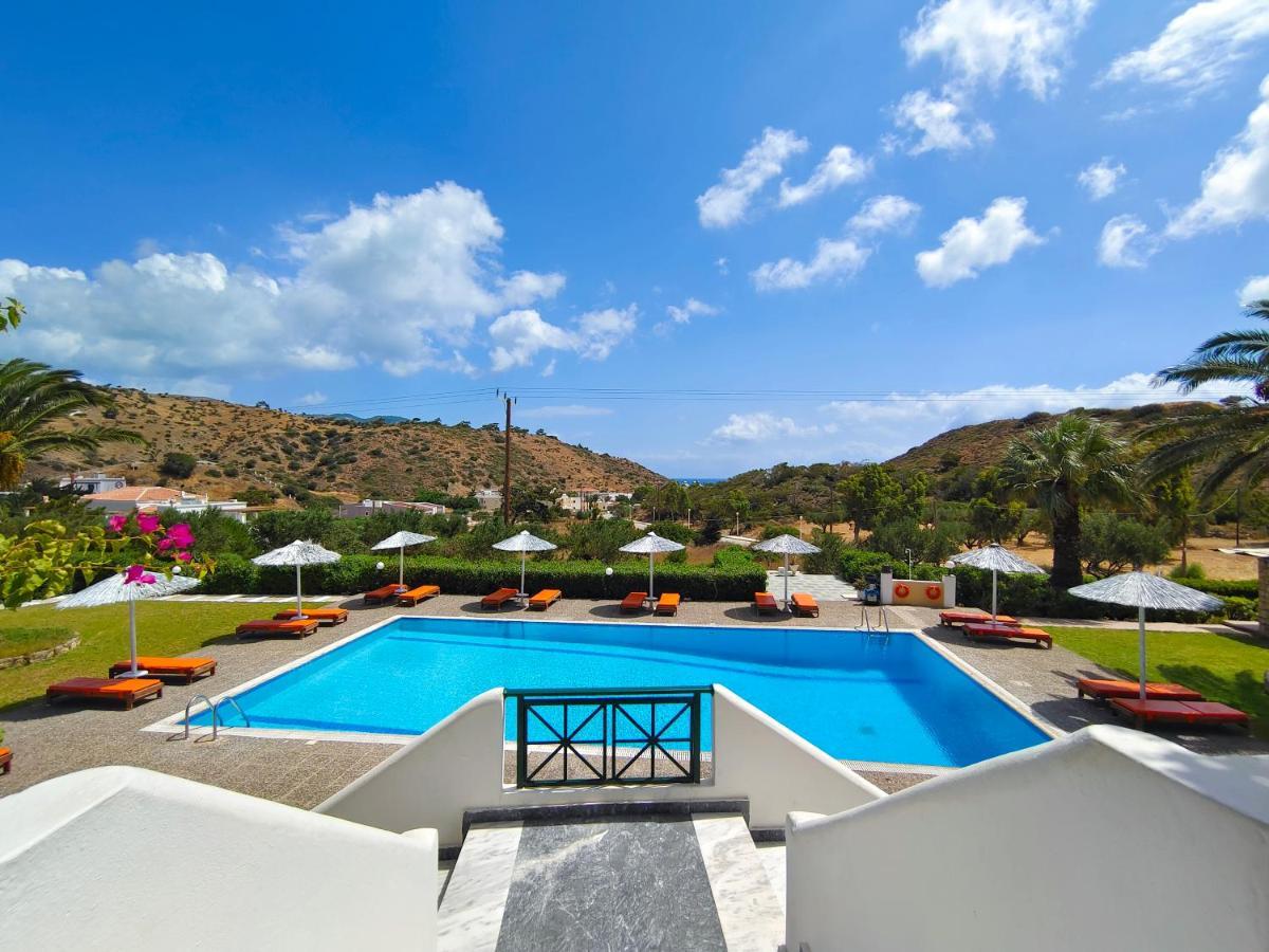 Alex (Adults Only) Otel Kerpe Dış mekan fotoğraf