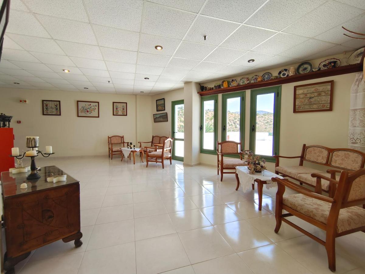 Alex (Adults Only) Otel Kerpe Dış mekan fotoğraf