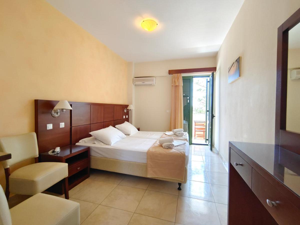 Alex (Adults Only) Otel Kerpe Dış mekan fotoğraf