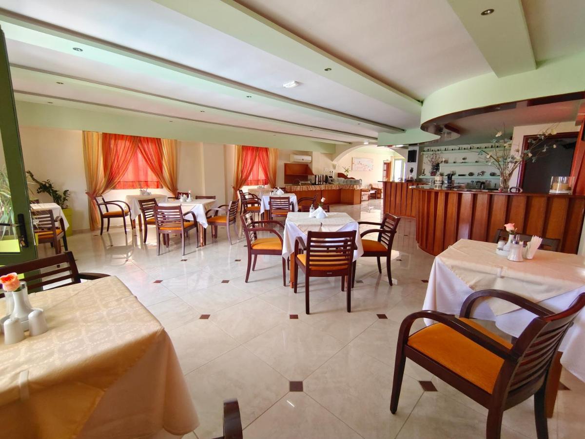 Alex (Adults Only) Otel Kerpe Dış mekan fotoğraf